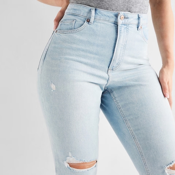 NWT Express Size 6 Curvy Super High Waisted Ripped Mom Jeans - Picture 10 of 12